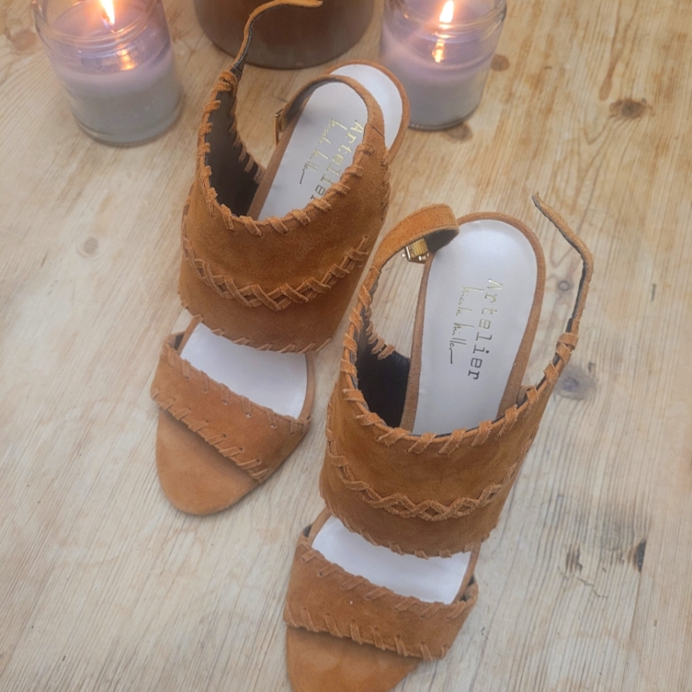 Heel Sandles Suede Rust/Tan Size 8